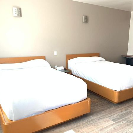 Hotel Alcazar Poza Rica Экстерьер фото