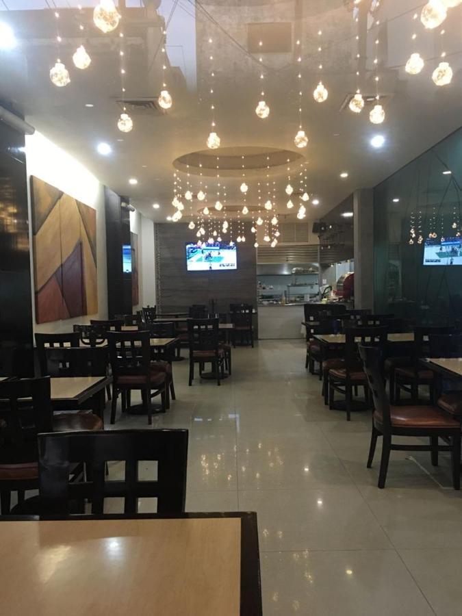 Hotel Alcazar Poza Rica Экстерьер фото